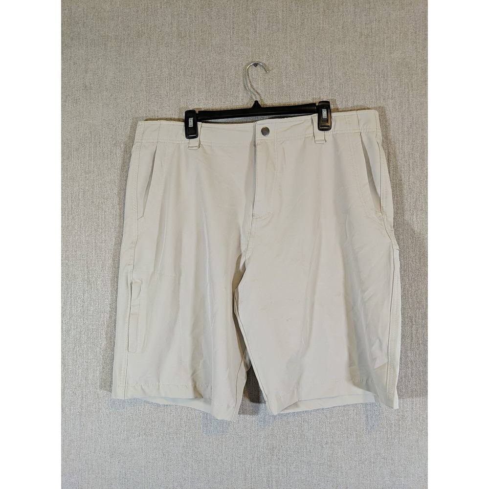 Lake & Trail Men's Light Tan Athletic Shorts Polyester‎ Size 40 Khaki Colored